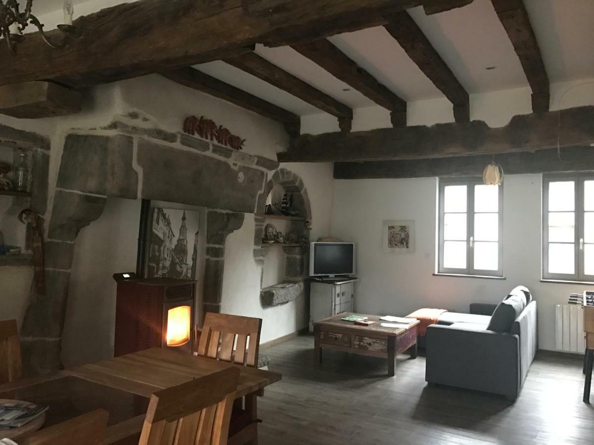La Re-Naissance Villa Dinan Bagian luar foto