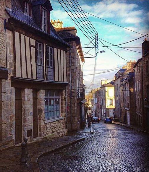 La Re-Naissance Villa Dinan Bagian luar foto